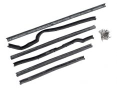SERIES FRONT DOOR SEAL KIT RH