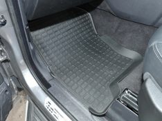 RUBBER MATS-DISCO 3 & 4-RHD